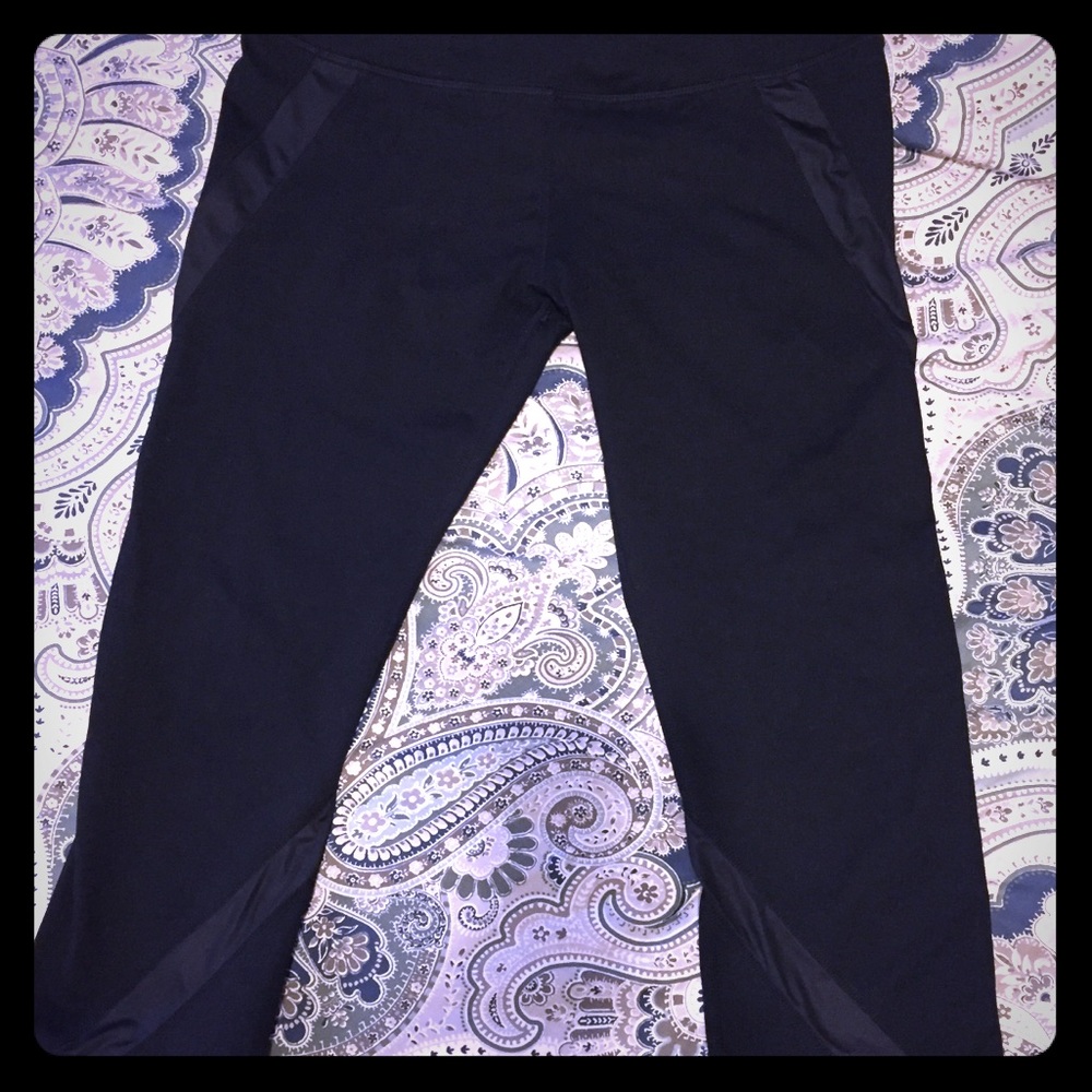 Fabletics Capri Leggings - M